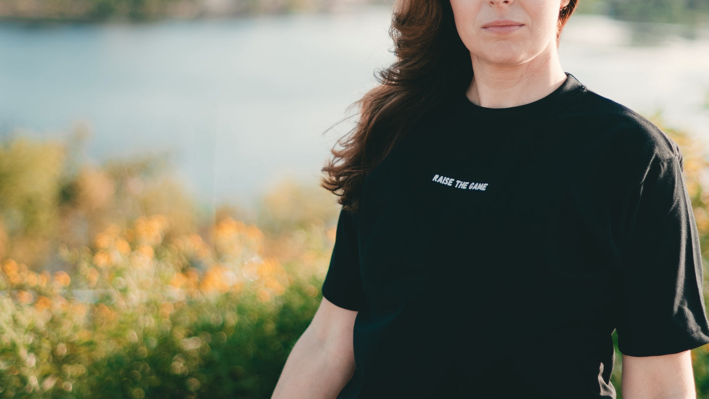 Women black tee shirt Shadō