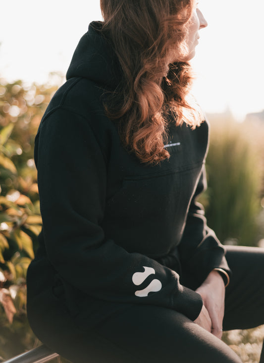 Elite woman black hoodie Shadō